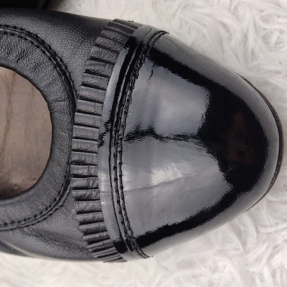 AGL Attilio Giusti Leombruni Black Leather Patent Fringe Toe Low Heel Pump Shoe - Picture 15 of 16